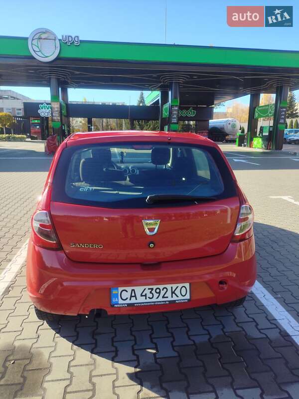Хэтчбек Dacia Sandero 2011 в Черкассах фото 12 Хэтчбек Dacia Sandero 2011 в Черкассах