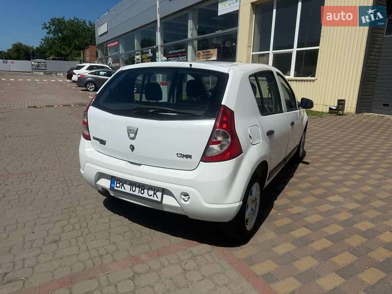 Хэтчбек Dacia Sandero 2011 в Ровно фото 4 Хэтчбек Dacia Sandero 2011 в Ровно