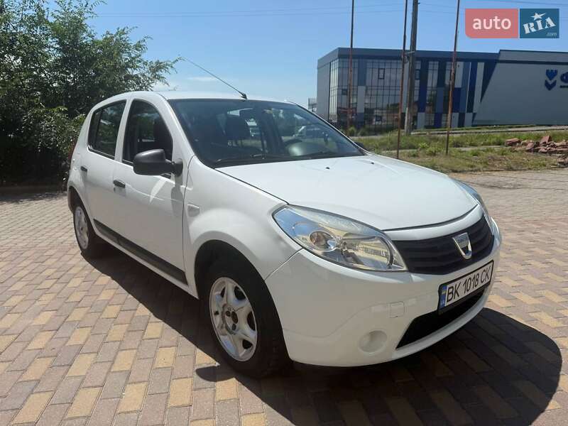 Хэтчбек Dacia Sandero 2011 в Ровно фото 8 Хэтчбек Dacia Sandero 2011 в Ровно