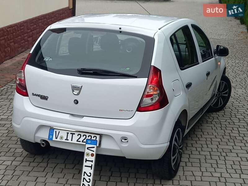 Хэтчбек Dacia Sandero 2009 в Самборе фото 52 Хэтчбек Dacia Sandero 2009 в Самборе