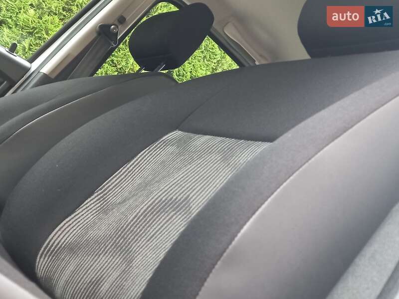 Хэтчбек Dacia Sandero 2009 в Самборе фото 63 Хэтчбек Dacia Sandero 2009 в Самборе