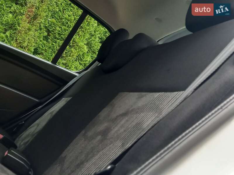 Хэтчбек Dacia Sandero 2009 в Самборе фото 69 Хэтчбек Dacia Sandero 2009 в Самборе