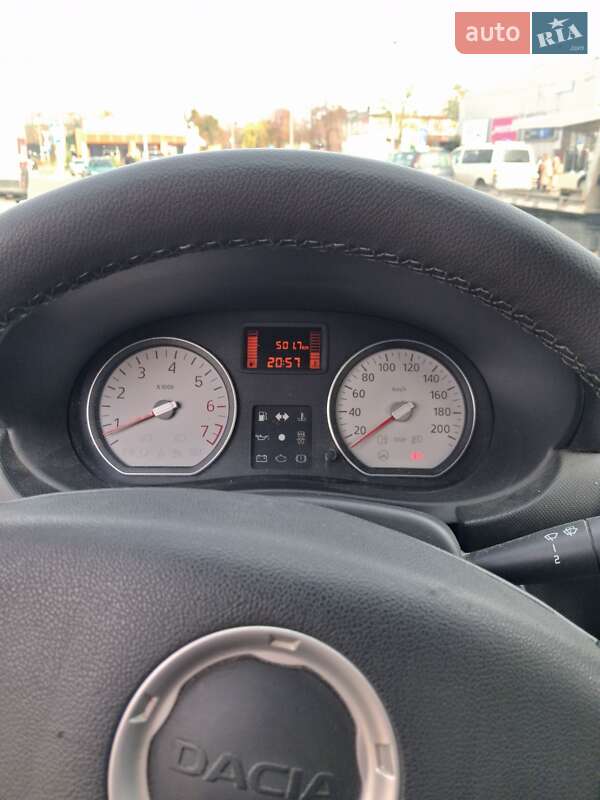 Хэтчбек Dacia Sandero 2011 в Львове