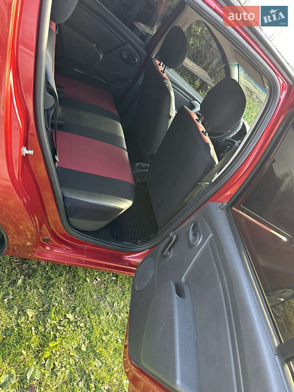 Хэтчбек Dacia Sandero 2009 в Шепетовке