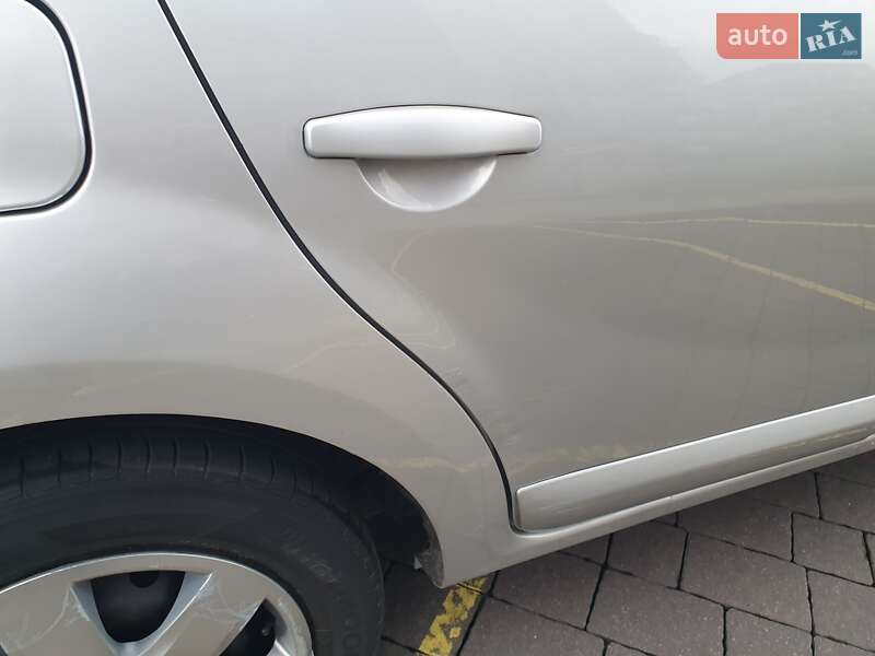 Хэтчбек Dacia Sandero 2009 в Львове фото 39 Хэтчбек Dacia Sandero 2009 в Львове