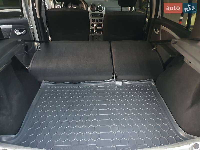 Хэтчбек Dacia Sandero 2009 в Львове фото 21 Хэтчбек Dacia Sandero 2009 в Львове