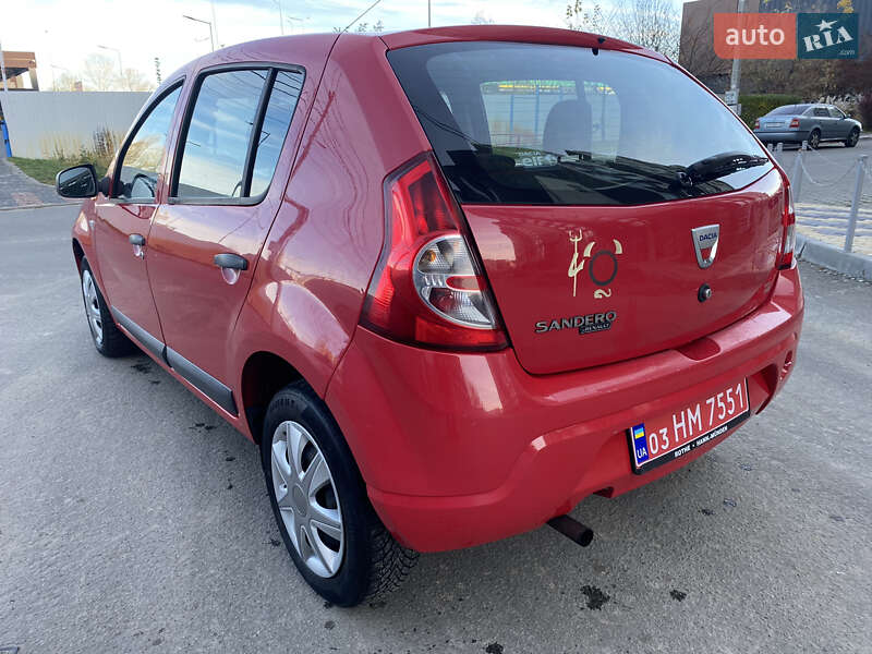 Хэтчбек Dacia Sandero 2010 в Киеве