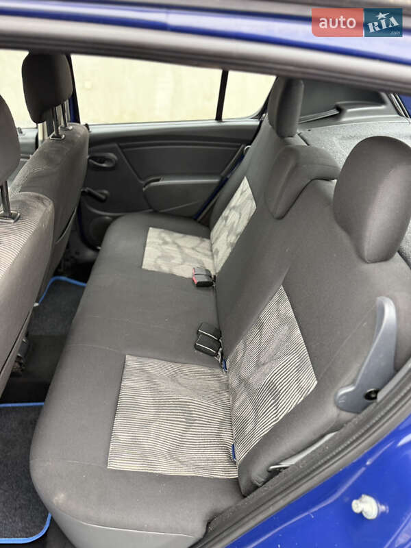 Хетчбек Dacia Sandero 2009 в Луцьку фото 93 Хетчбек Dacia Sandero 2009 в Луцьку