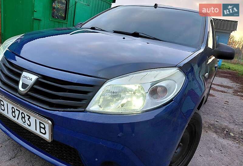 Хэтчбек Dacia Sandero 2009 в Решетиловке фото Хэтчбек Dacia Sandero 2009 в Решетиловке