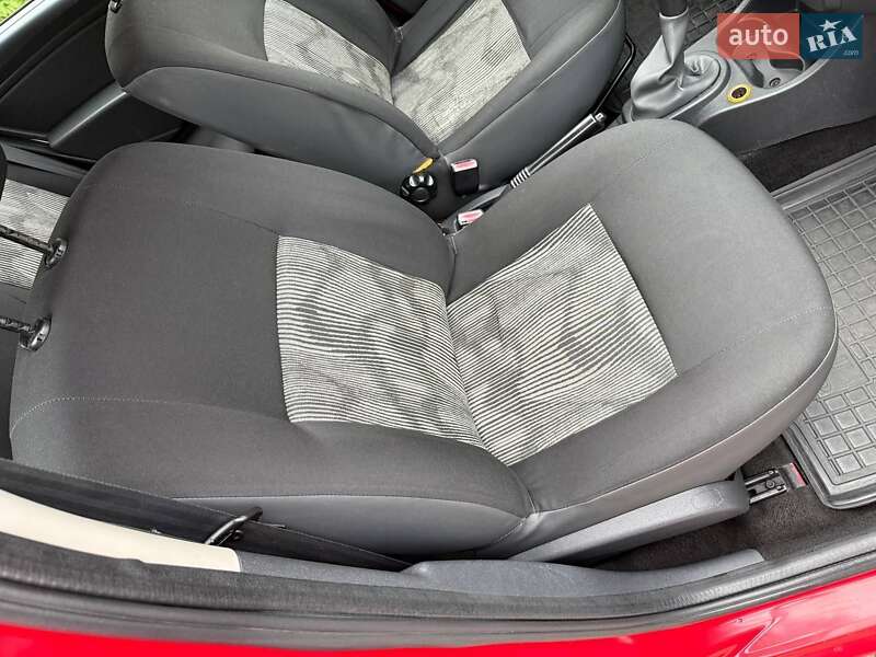 Хэтчбек Dacia Sandero 2009 в Виннице