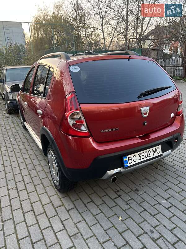 Хэтчбек Dacia Sandero 2011 в Львове