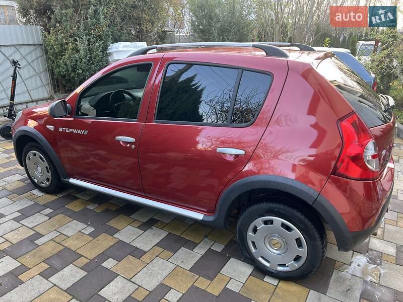 Хэтчбек Dacia Sandero 2011 в Львове