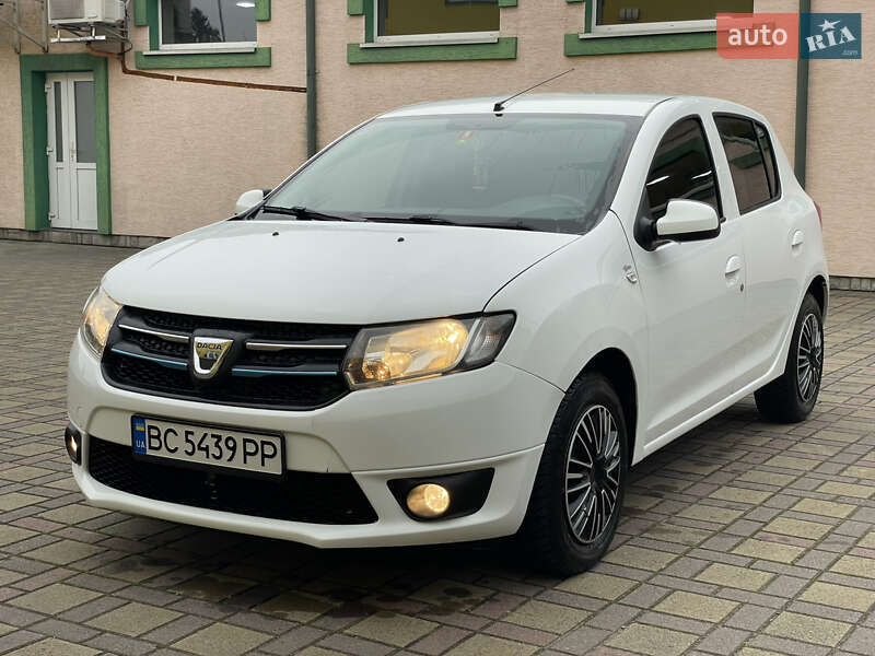 Хэтчбек Dacia Sandero 2016 в Стрые