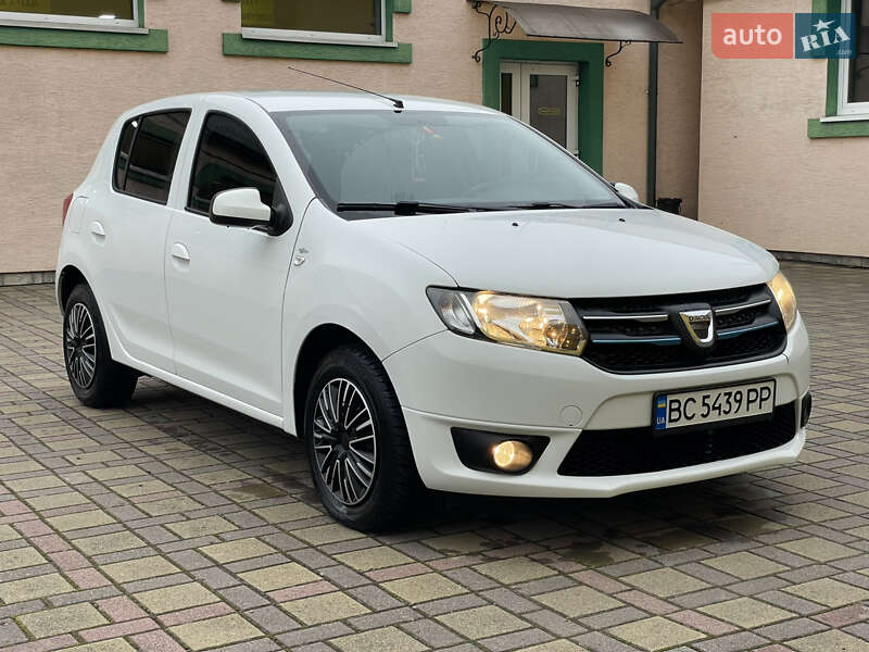 Хэтчбек Dacia Sandero 2016 в Стрые