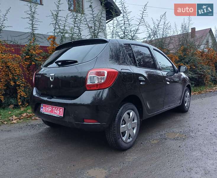 Хетчбек Dacia Sandero 2013 в Луцьку