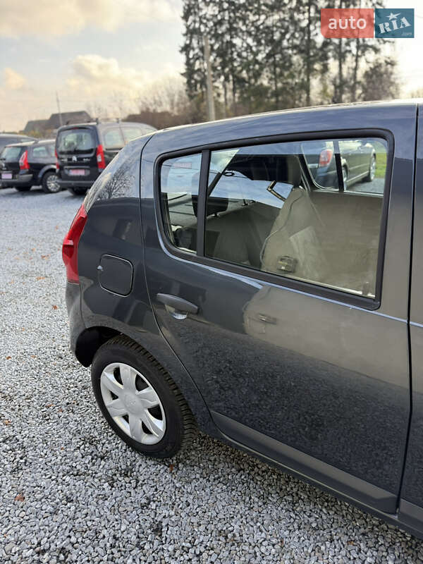 Хэтчбек Dacia Sandero 2009 в Луцке фото 17 Хэтчбек Dacia Sandero 2009 в Луцке