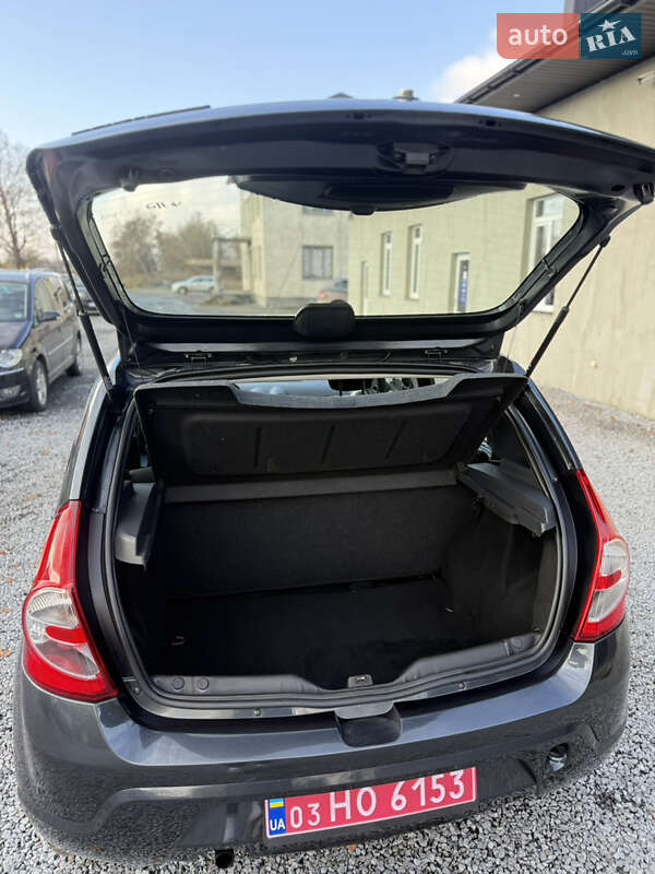 Хэтчбек Dacia Sandero 2009 в Луцке фото 122 Хэтчбек Dacia Sandero 2009 в Луцке