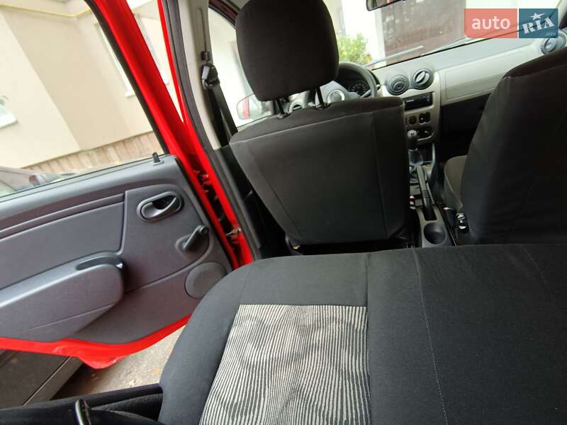 Хетчбек Dacia Sandero 2009 в Києві