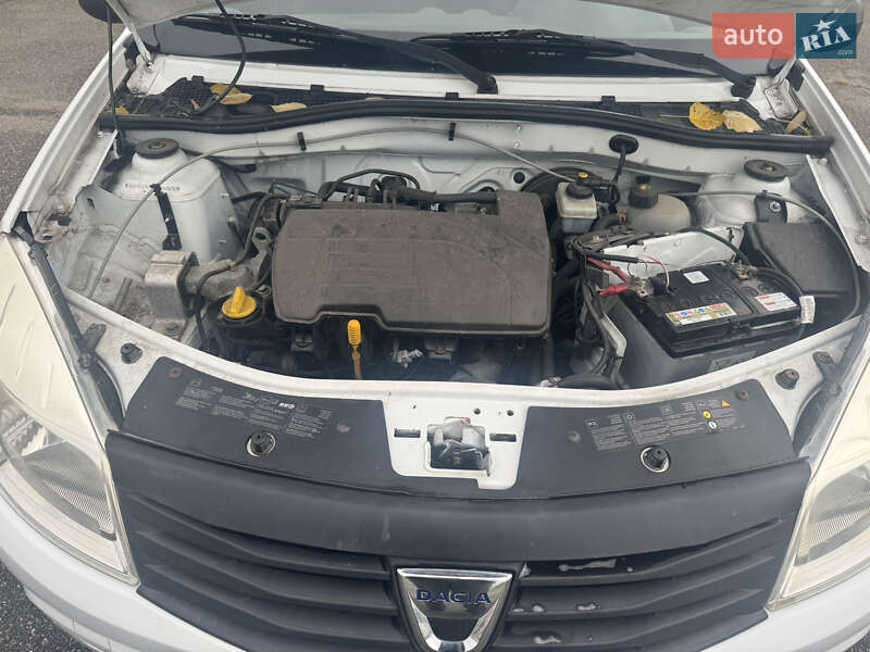 Хэтчбек Dacia Sandero 2012 в Киеве фото 7 Хэтчбек Dacia Sandero 2012 в Киеве