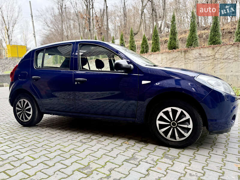 Хэтчбек Dacia Sandero 2009 в Хмельницком фото 3 Хэтчбек Dacia Sandero 2009 в Хмельницком