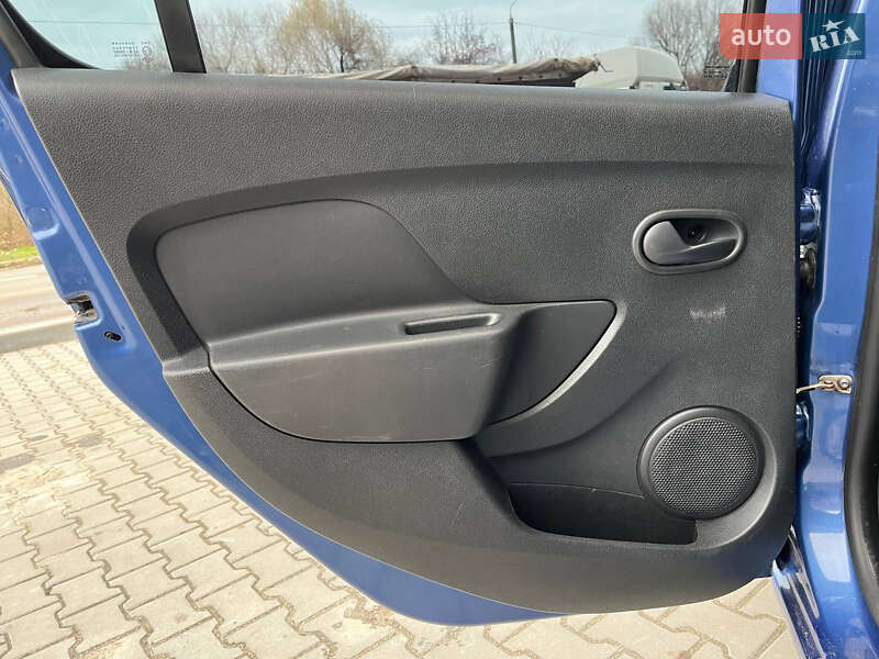 Хэтчбек Dacia Sandero 2013 в Хмельницком фото 36 Хэтчбек Dacia Sandero 2013 в Хмельницком