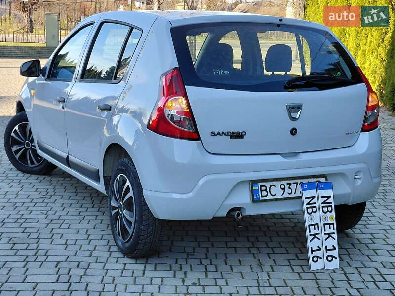 Хэтчбек Dacia Sandero 2010 в Самборе фото 34 Хэтчбек Dacia Sandero 2010 в Самборе