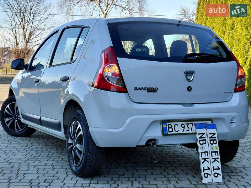 Хэтчбек Dacia Sandero 2010 в Самборе фото 35 Хэтчбек Dacia Sandero 2010 в Самборе
