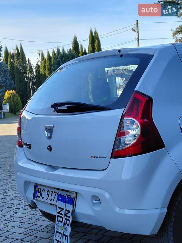 Хэтчбек Dacia Sandero 2010 в Самборе фото 55 Хэтчбек Dacia Sandero 2010 в Самборе