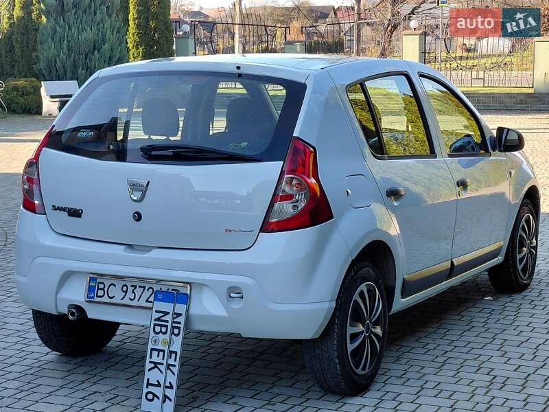 Хэтчбек Dacia Sandero 2010 в Самборе фото 59 Хэтчбек Dacia Sandero 2010 в Самборе