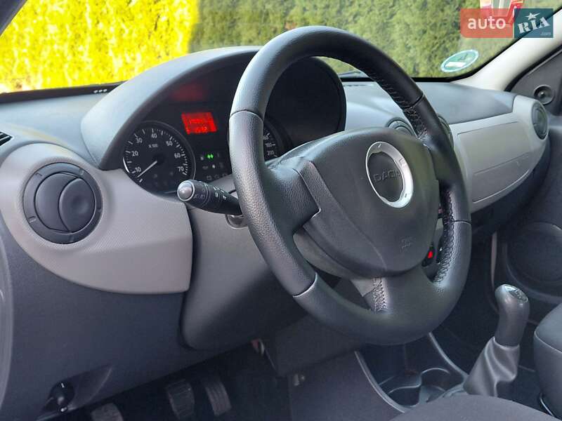 Хэтчбек Dacia Sandero 2010 в Самборе фото 90 Хэтчбек Dacia Sandero 2010 в Самборе