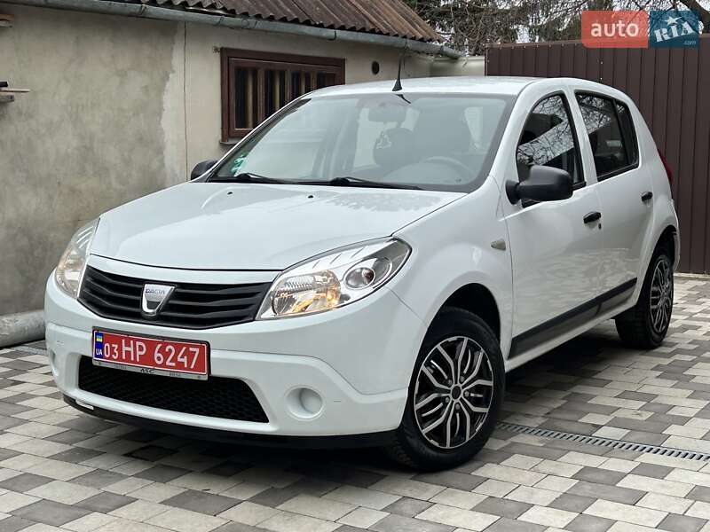 Хэтчбек Dacia Sandero 2009 в Ровно фото Хэтчбек Dacia Sandero 2009 в Ровно