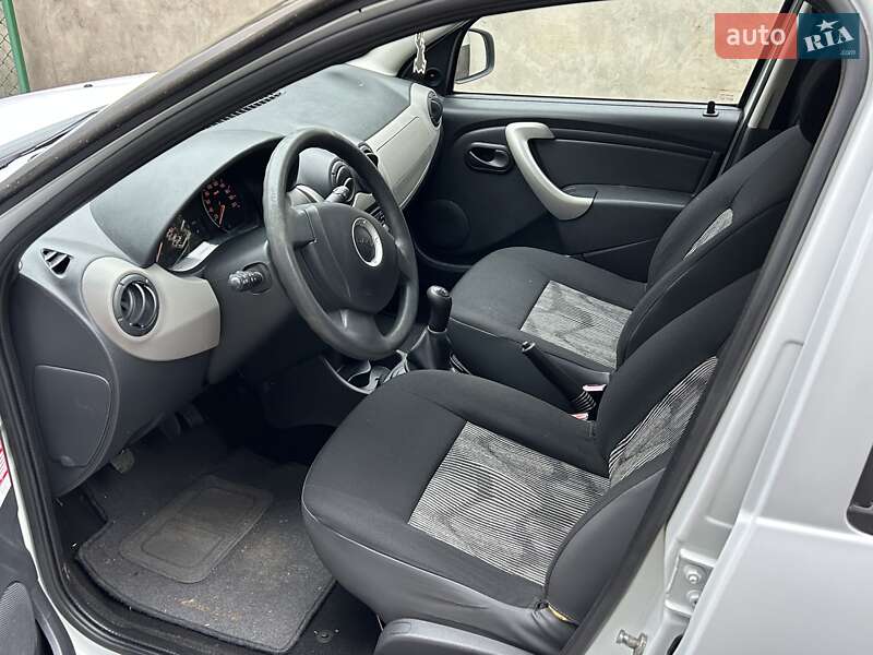Хэтчбек Dacia Sandero 2009 в Ровно фото 18 Хэтчбек Dacia Sandero 2009 в Ровно