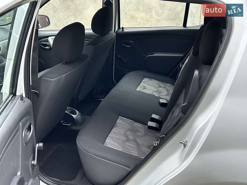 Хэтчбек Dacia Sandero 2009 в Ровно фото 27 Хэтчбек Dacia Sandero 2009 в Ровно