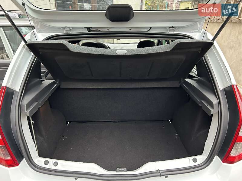 Хэтчбек Dacia Sandero 2009 в Ровно фото 29 Хэтчбек Dacia Sandero 2009 в Ровно