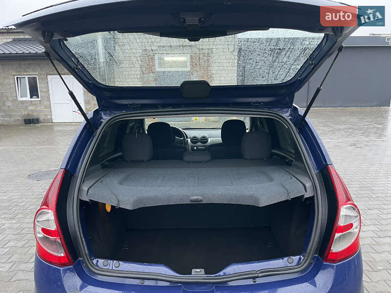 Хэтчбек Dacia Sandero 2009 в Баре