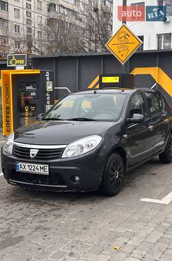 Хэтчбек Dacia Sandero 2009 в Харькове