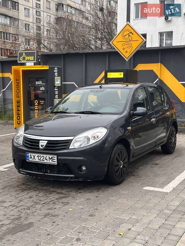 Хэтчбек Dacia Sandero 2009 в Харькове фото Хэтчбек Dacia Sandero 2009 в Харькове