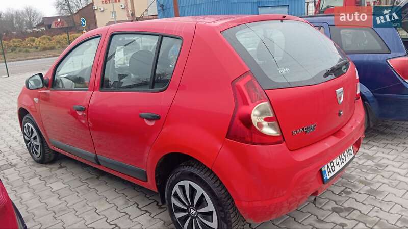 Хэтчбек Dacia Sandero 2009 в Немирове