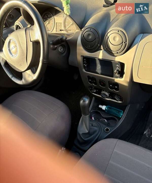 Хэтчбек Dacia Sandero 2011 в Луцке