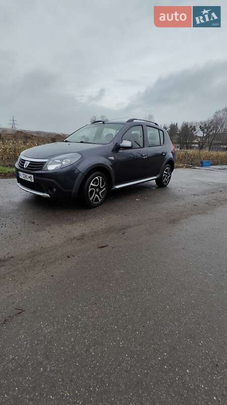 Хэтчбек Dacia Sandero 2010 в Глевахе