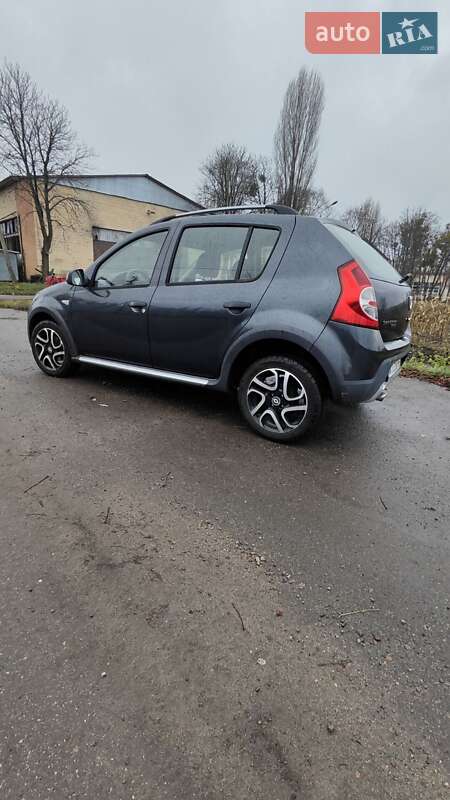Хэтчбек Dacia Sandero 2010 в Глевахе