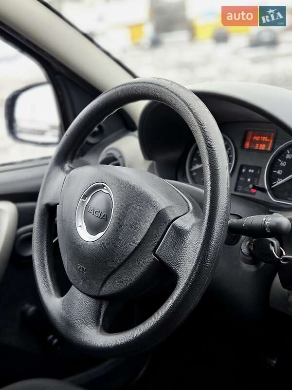 Хэтчбек Dacia Sandero 2009 в Ровно