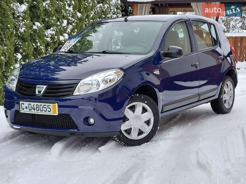 Хэтчбек Dacia Sandero 2009 в Самборе