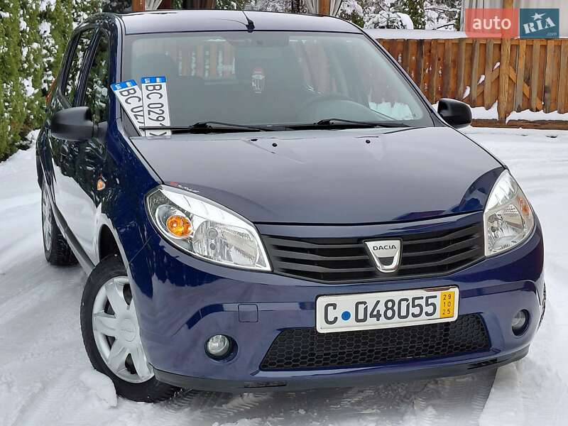 Хэтчбек Dacia Sandero 2009 в Самборе
