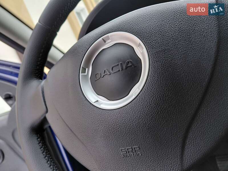 Хэтчбек Dacia Sandero 2009 в Самборе