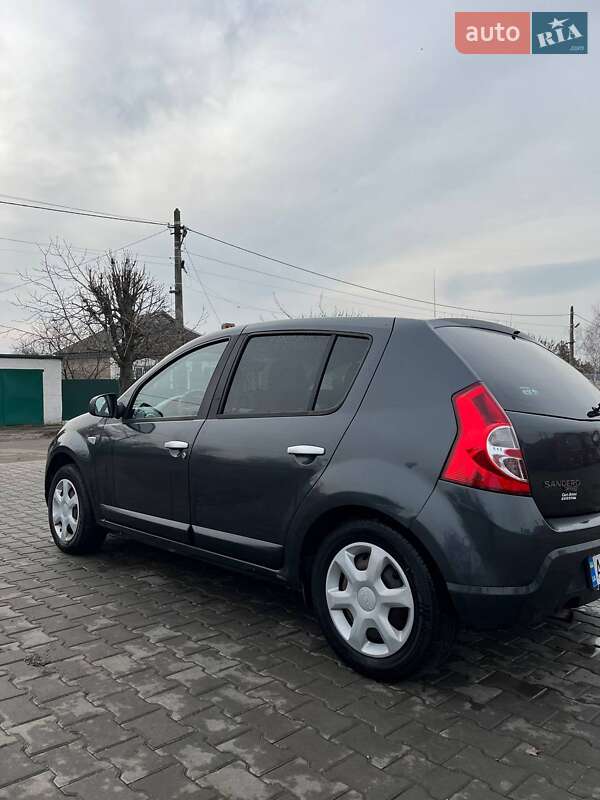 Хетчбек Dacia Sandero 2010 в Софіївці фото 18 Хетчбек Dacia Sandero 2010 в Софіївці