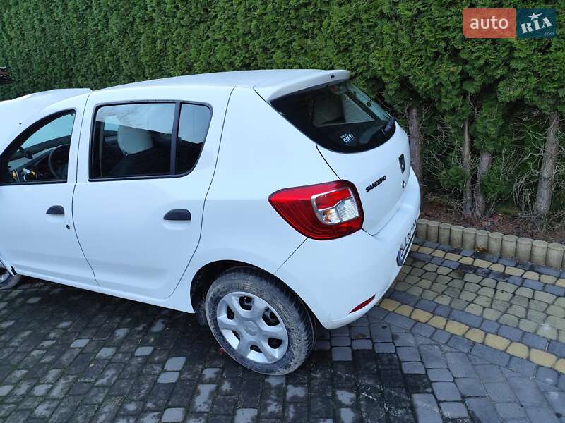 Хетчбек Dacia Sandero 2014 в Новояворівську