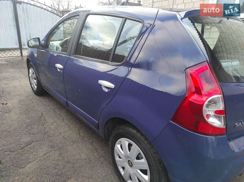 Хетчбек Dacia Sandero 2009 в Умані фото 3 Хетчбек Dacia Sandero 2009 в Умані