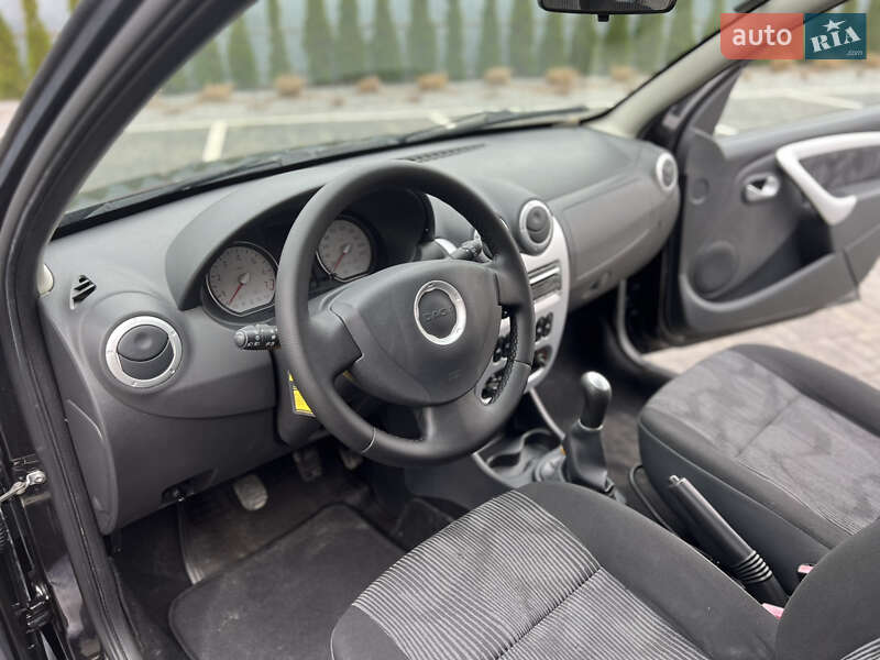 Хэтчбек Dacia Sandero 2010 в Луцке фото 13 Хэтчбек Dacia Sandero 2010 в Луцке