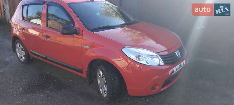 Хетчбек Dacia Sandero 2011 в Броварах